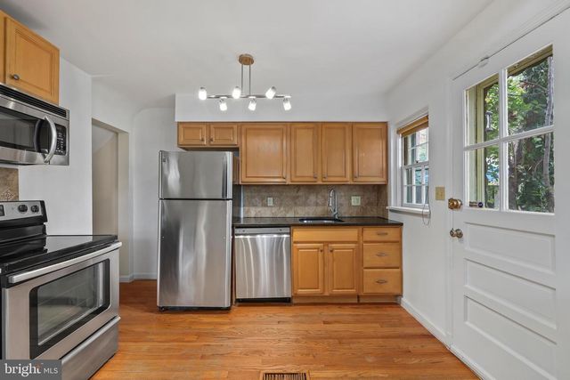 4217 32ND RD S, Arlington, VA 22206