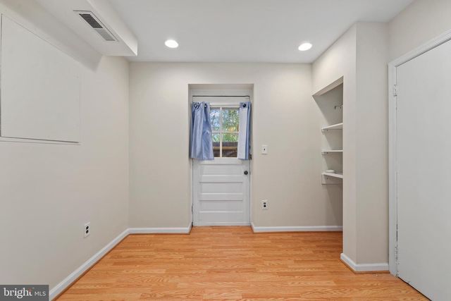 4217 32ND RD S, Arlington, VA 22206