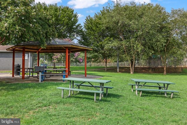 4217 32ND RD S, Arlington, VA 22206