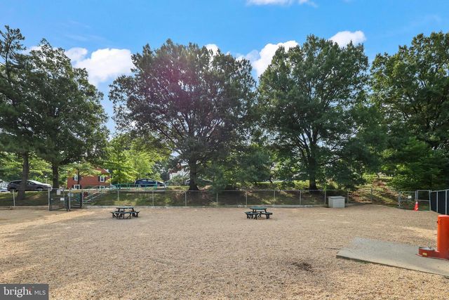 4217 32ND RD S, Arlington, VA 22206