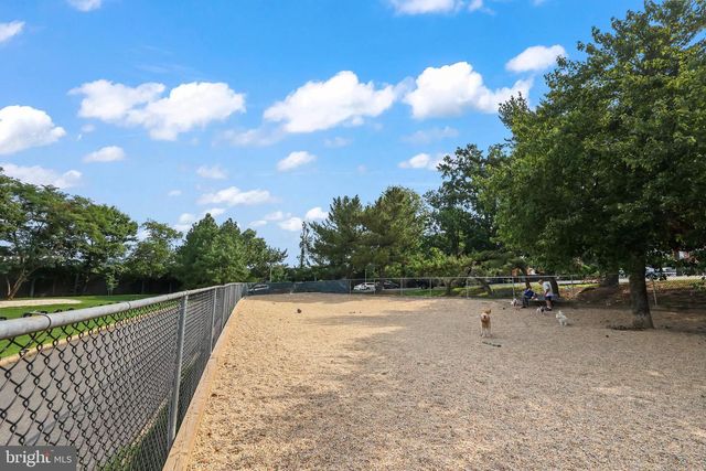 4217 32ND RD S, Arlington, VA 22206