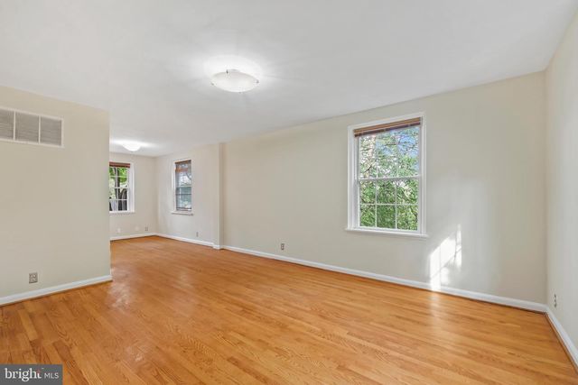 4217 32ND RD S, Arlington, VA 22206