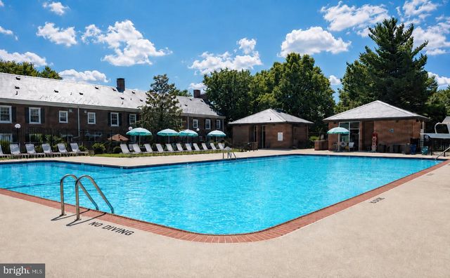 4217 32ND RD S, Arlington, VA 22206