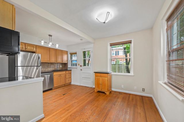 4217 32ND RD S, Arlington, VA 22206