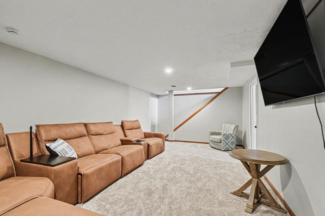51222 Crooked Oak Drive, Granger, IN 46530