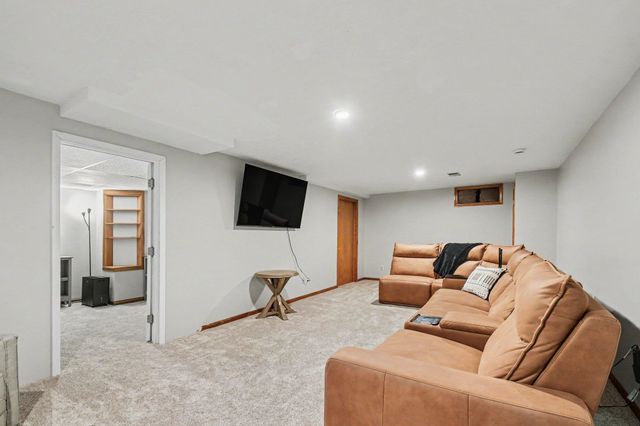 51222 Crooked Oak Drive, Granger, IN 46530