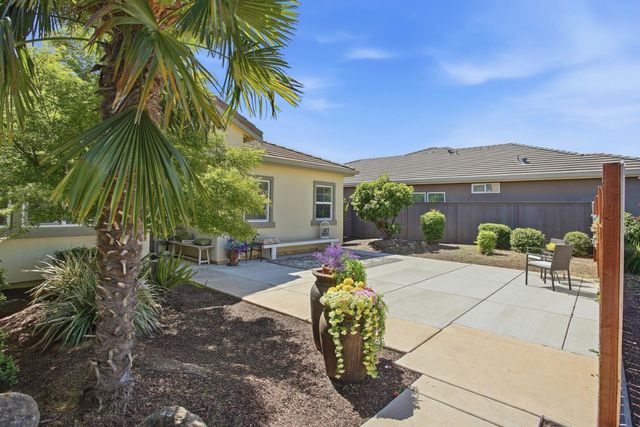 2064 Earhart Way, Plumas Lake, CA 95961