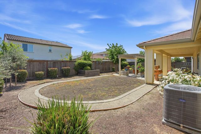 2064 Earhart Way, Plumas Lake, CA 95961