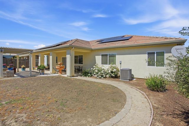2064 Earhart Way, Plumas Lake, CA 95961