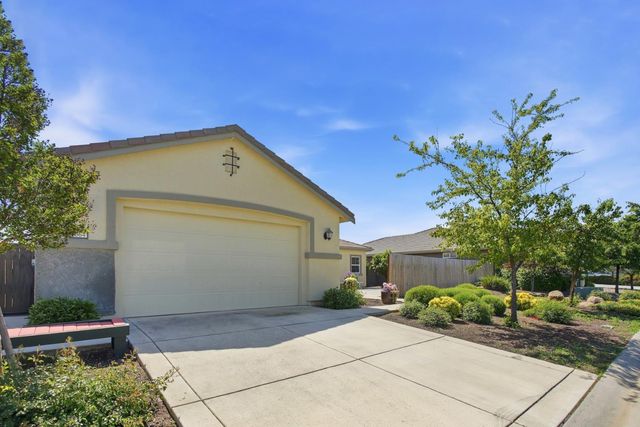 2064 Earhart Way, Plumas Lake, CA 95961