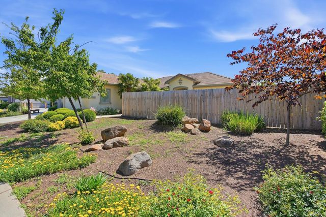 2064 Earhart Way, Plumas Lake, CA 95961