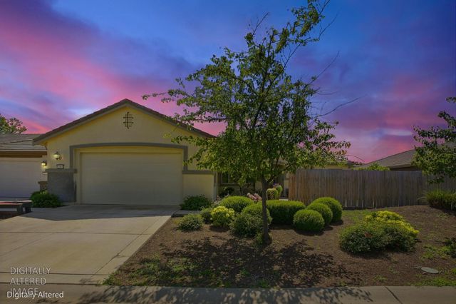 2064 Earhart Way, Plumas Lake, CA 95961
