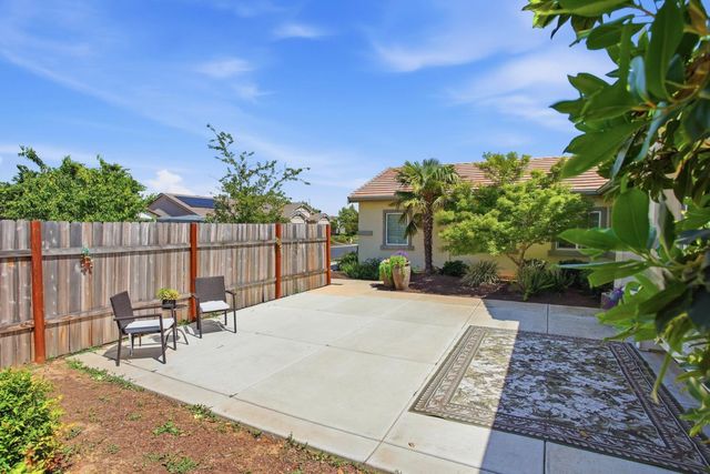 2064 Earhart Way, Plumas Lake, CA 95961