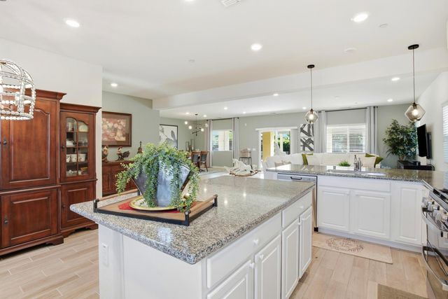 2064 Earhart Way, Plumas Lake, CA 95961