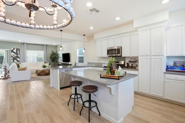 2064 Earhart Way, Plumas Lake, CA 95961