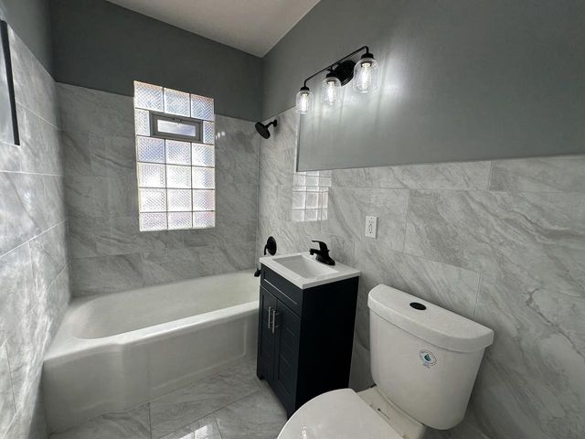 3280 N 60th STREET, Milwaukee, WI 53216