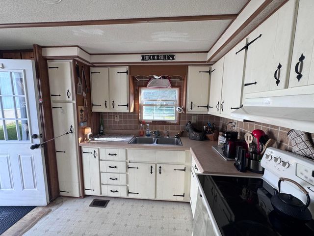 19 Childrens Way, Jaffrey, NH 03452