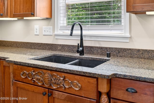 376 Gene St, Mt Washington, KY 40047