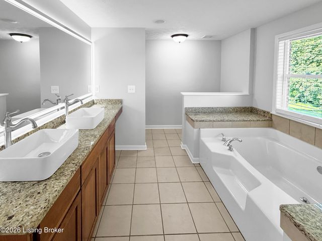 376 Gene St, Mt Washington, KY 40047