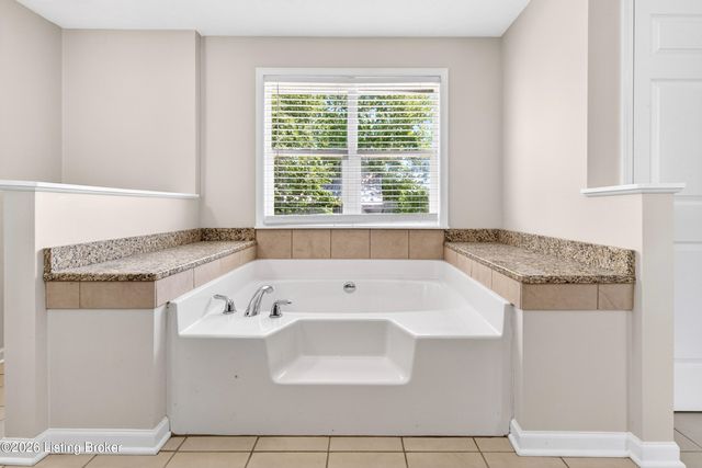 376 Gene St, Mt Washington, KY 40047