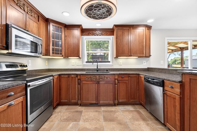 376 Gene St, Mt Washington, KY 40047