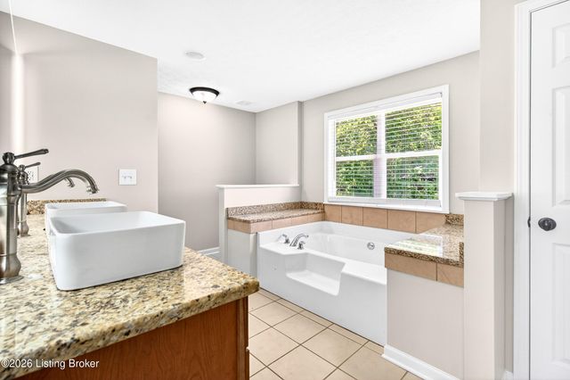 376 Gene St, Mt Washington, KY 40047