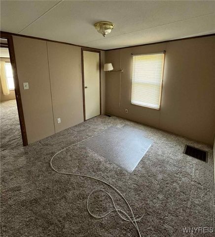 643 Birchwood Drive, Lockport Town, NY 14094