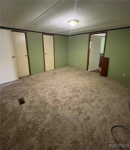 643 Birchwood Drive, Lockport Town, NY 14094