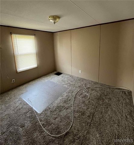 643 Birchwood Drive, Lockport Town, NY 14094