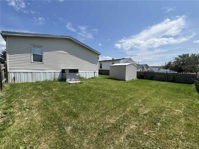 643 Birchwood Drive, Lockport Town, NY 14094