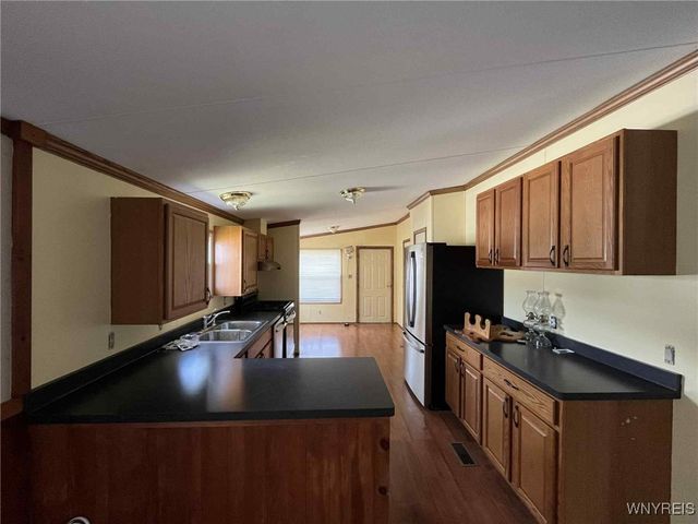 643 Birchwood Drive, Lockport Town, NY 14094