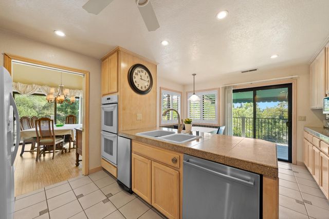 6430 Oak Hill Dr, Granite Bay, CA 95746