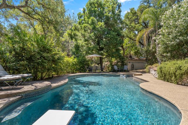 6430 Oak Hill Dr, Granite Bay, CA 95746