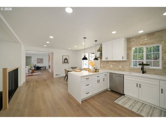 540 Nw Birdsdale Ave Ave, Gresham, OR 97030