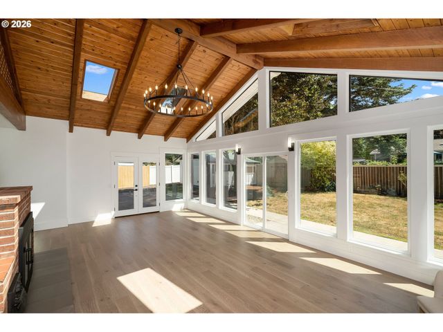 540 Nw Birdsdale Ave Ave, Gresham, OR 97030