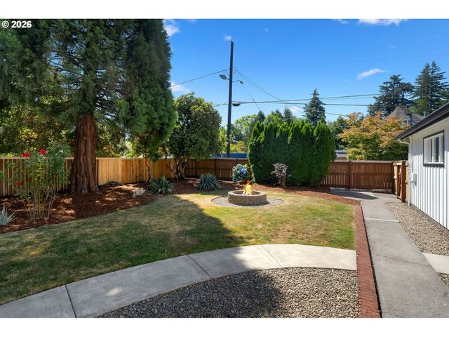 540 Nw Birdsdale Ave Ave, Gresham, OR 97030