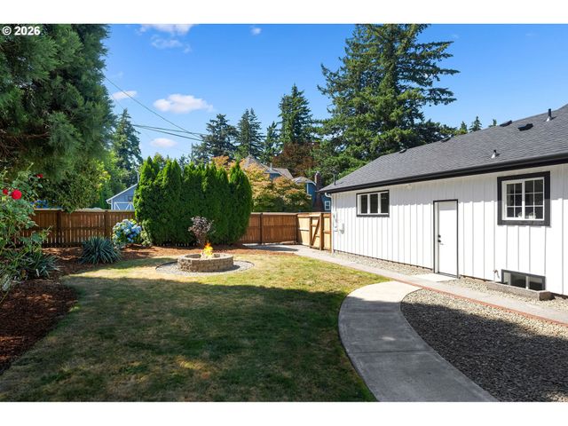 540 Nw Birdsdale Ave Ave, Gresham, OR 97030