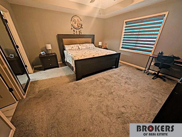 1045 N 107 Street, Lincoln, NE 68527