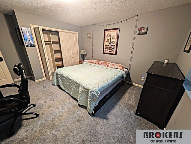 1045 N 107 Street, Lincoln, NE 68527