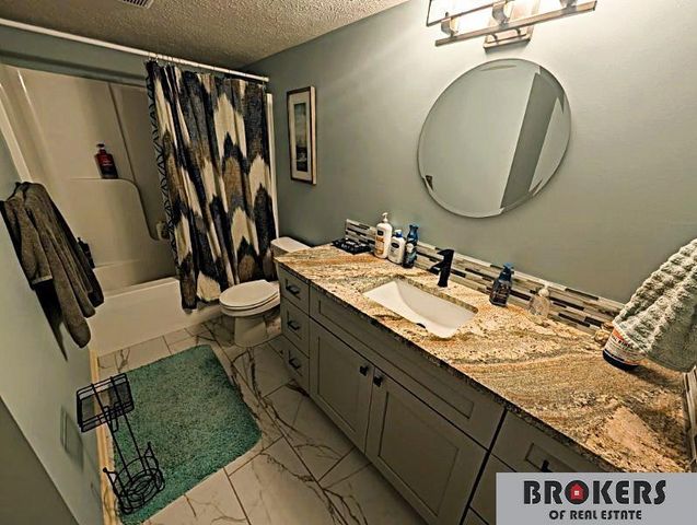 1045 N 107 Street, Lincoln, NE 68527