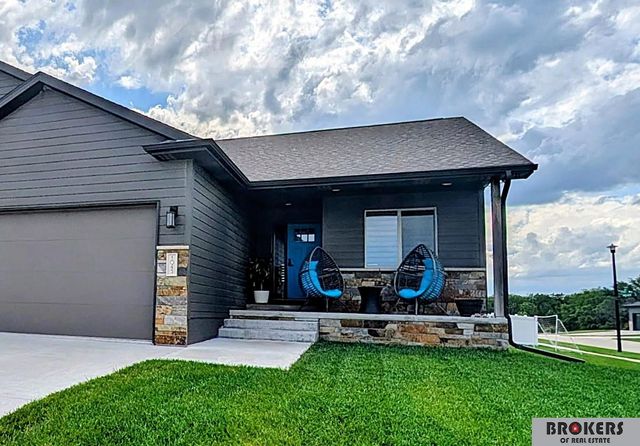 1045 N 107 Street, Lincoln, NE 68527
