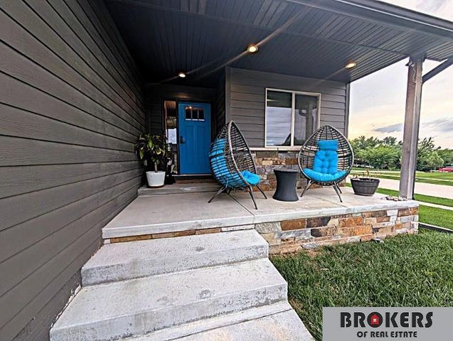 1045 N 107 Street, Lincoln, NE 68527