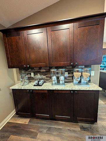 1045 N 107 Street, Lincoln, NE 68527