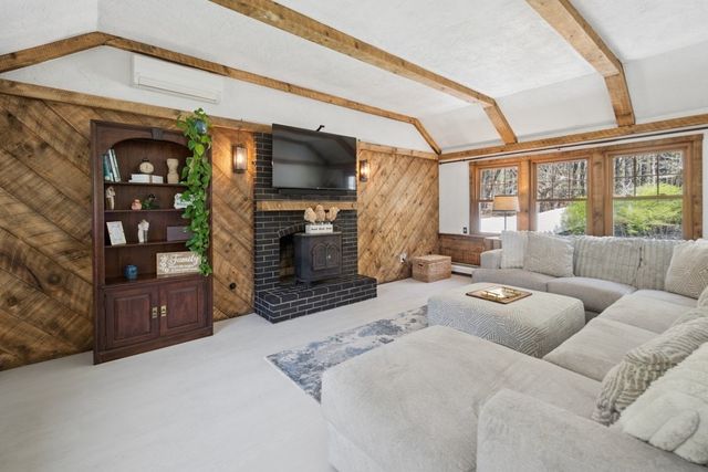 58 Minehan Ln, Marlborough, MA 01752