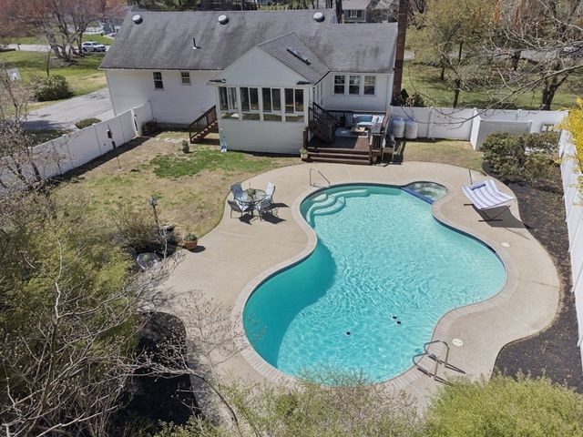 58 Minehan Ln, Marlborough, MA 01752