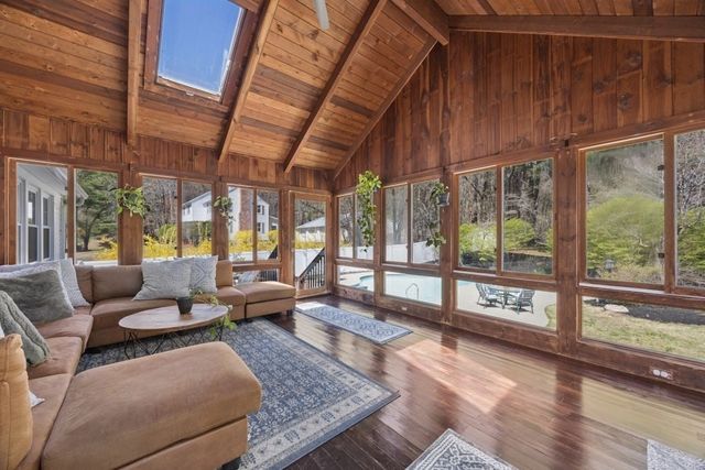 58 Minehan Ln, Marlborough, MA 01752