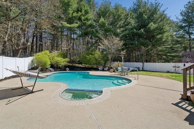 58 Minehan Ln, Marlborough, MA 01752