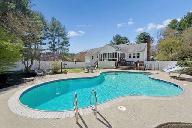 58 Minehan Ln, Marlborough, MA 01752