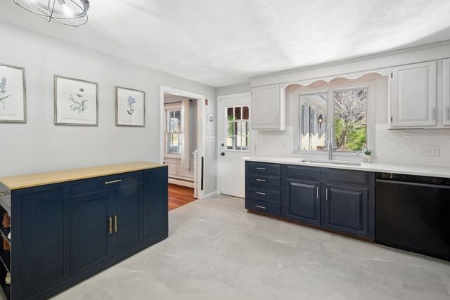 58 Minehan Ln, Marlborough, MA 01752