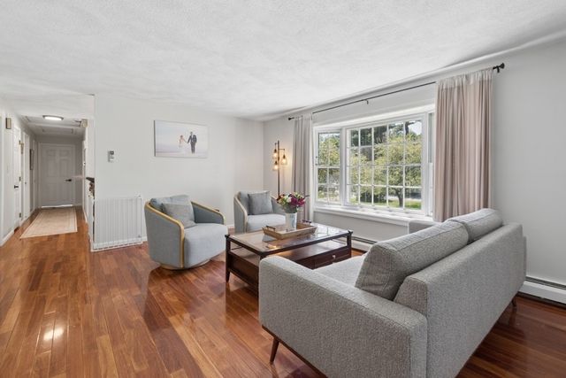 58 Minehan Ln, Marlborough, MA 01752